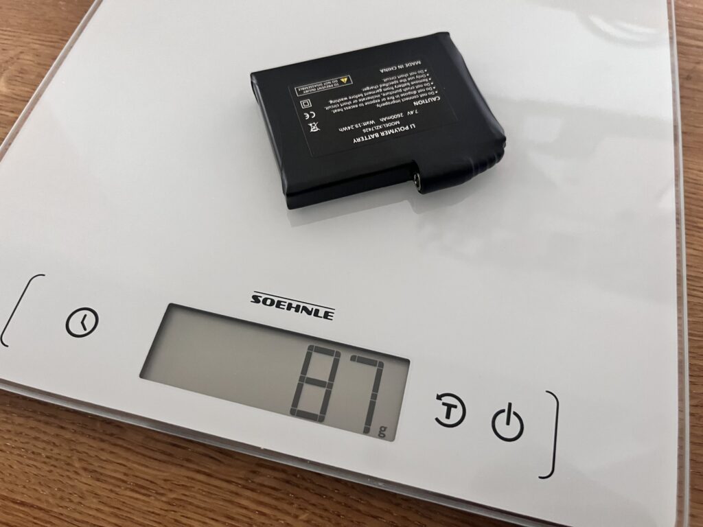 Vægten på batteriet: 87 gram